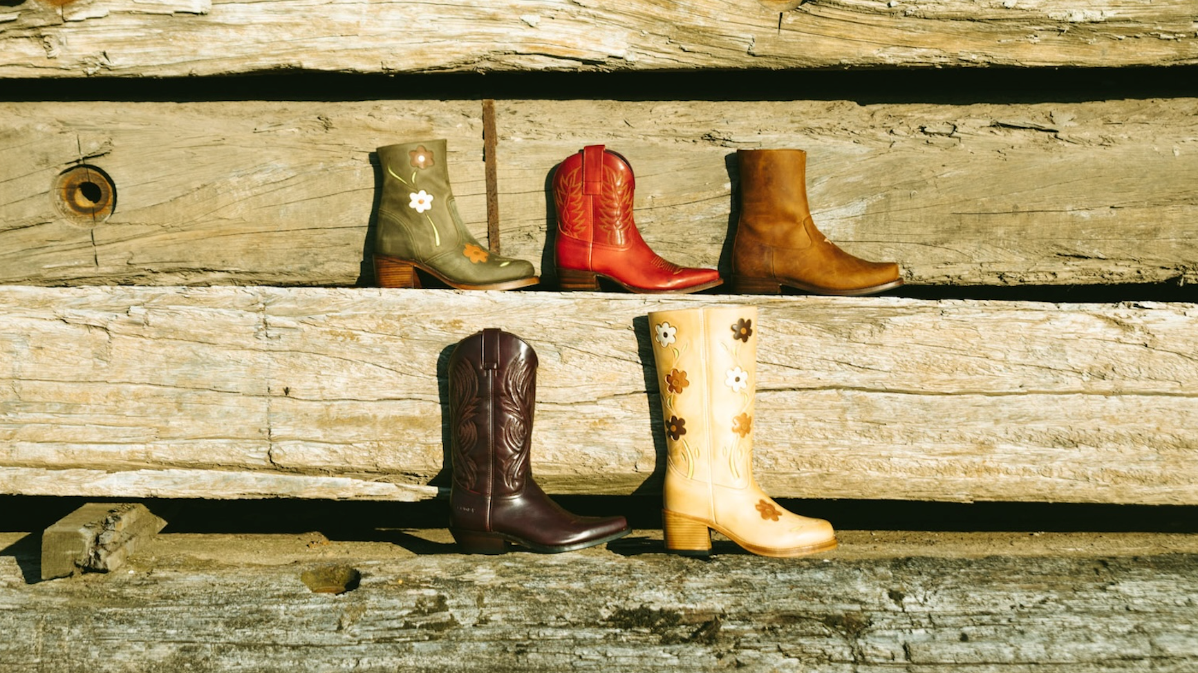A Guide to Dandelie’s Leather Finishes