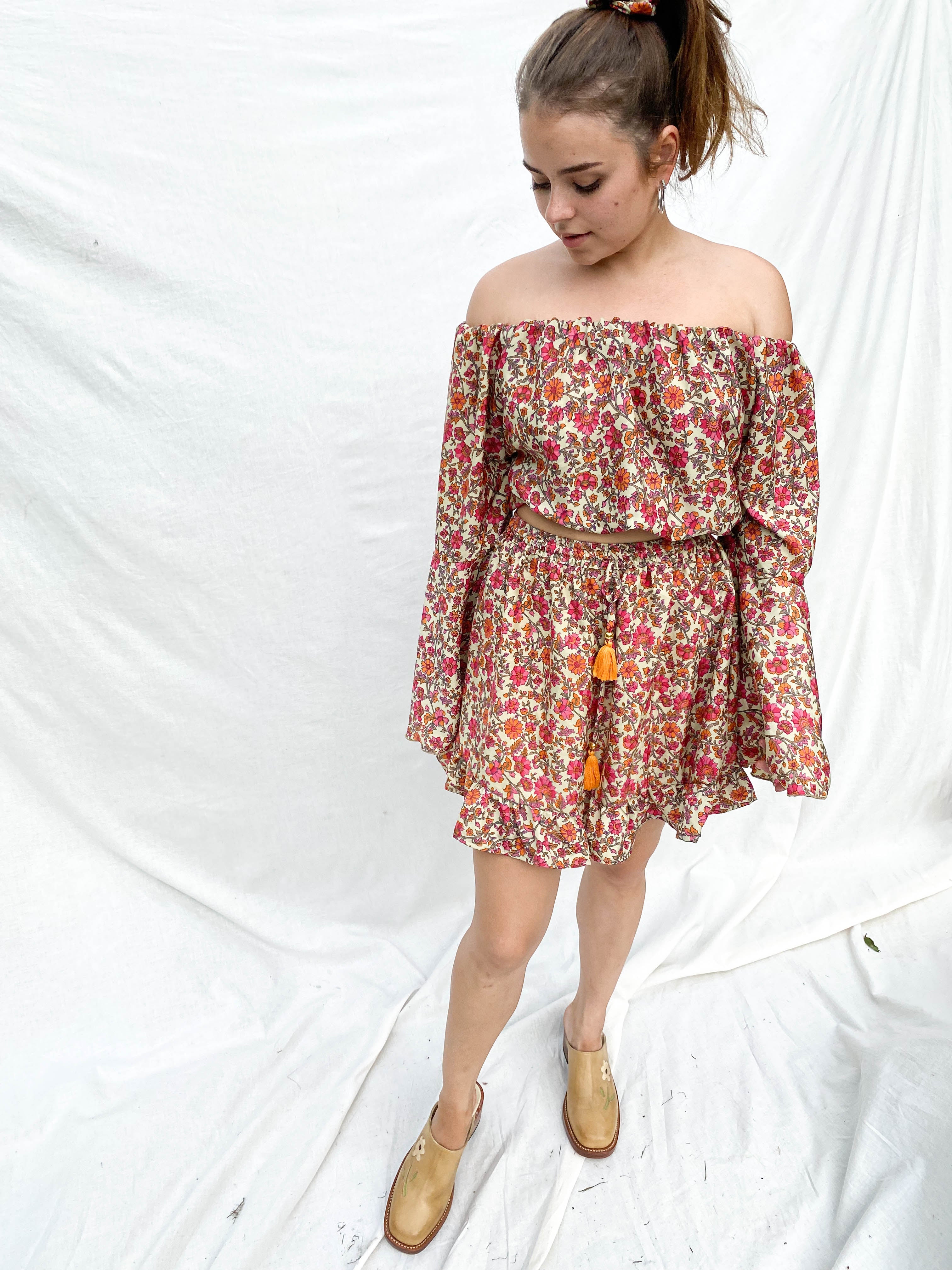 Off-shoulder top blossom Dandelie with ruffles