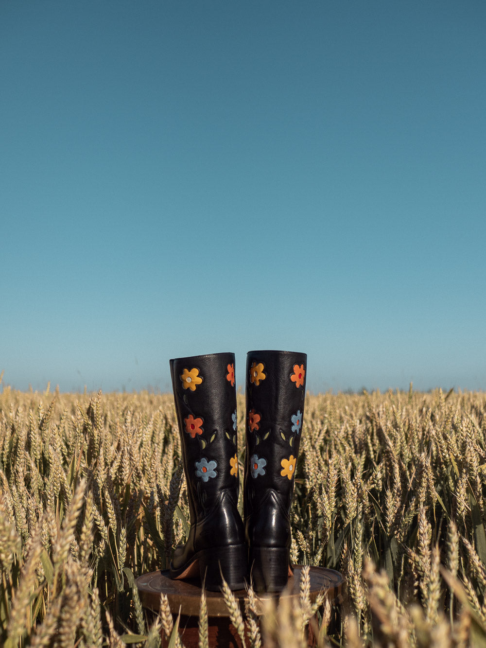 Sendra leather flower boots black 
